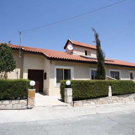 Swimmers' Paradise Pissouri Exterior photo