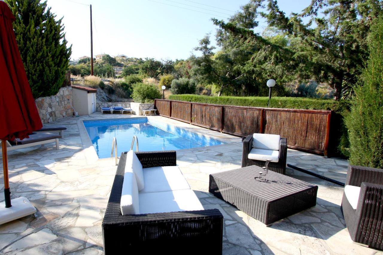 Swimmers' Paradise Pissouri Exterior photo